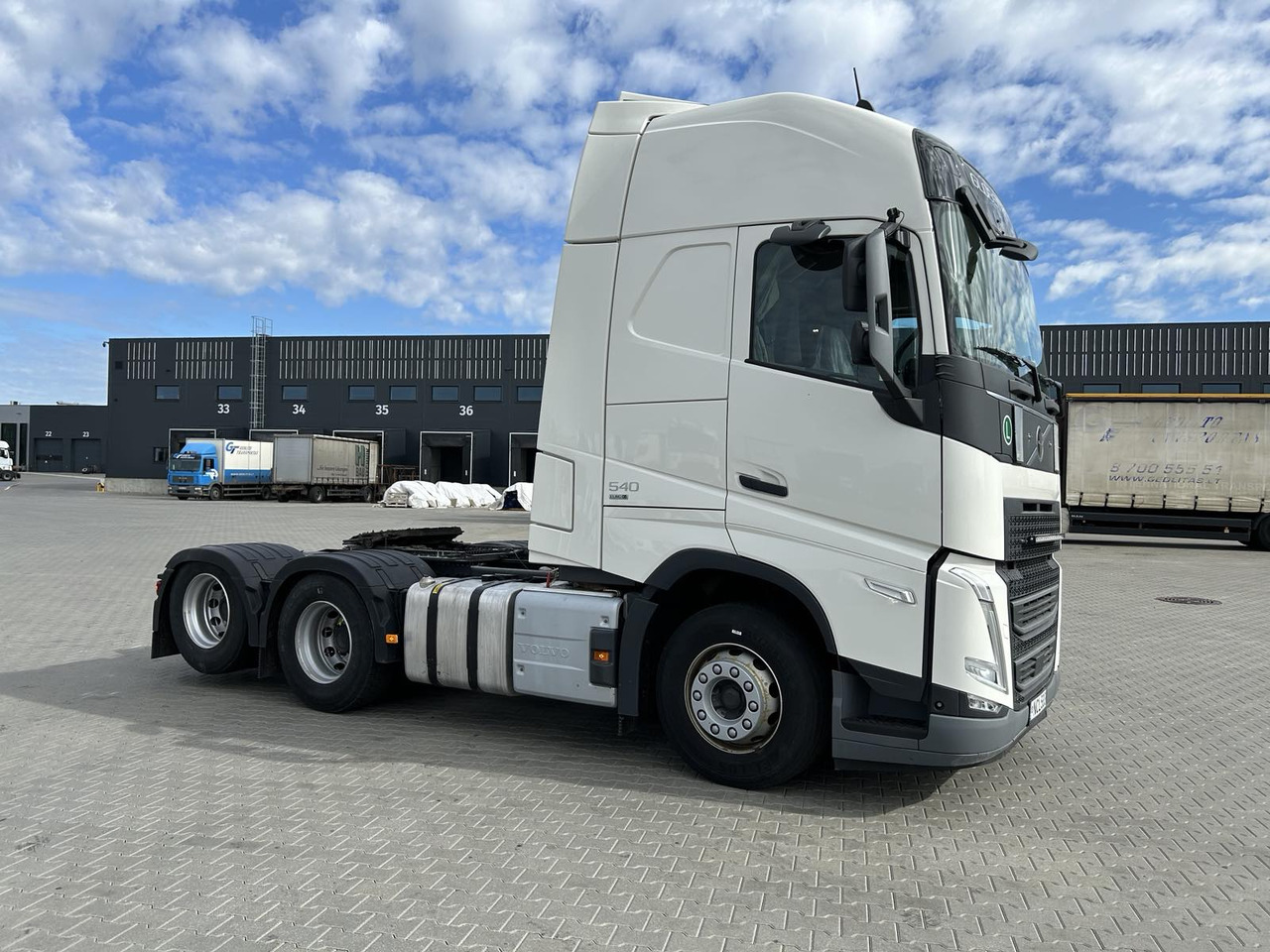 Volvo FH D13 - Vetopöytäauto: kuva Volvo FH D13 - Vetopöytäauto Volvo FH D13 - Vetopöytäauto: kuva Volvo FH D13 - Vetopöytäauto