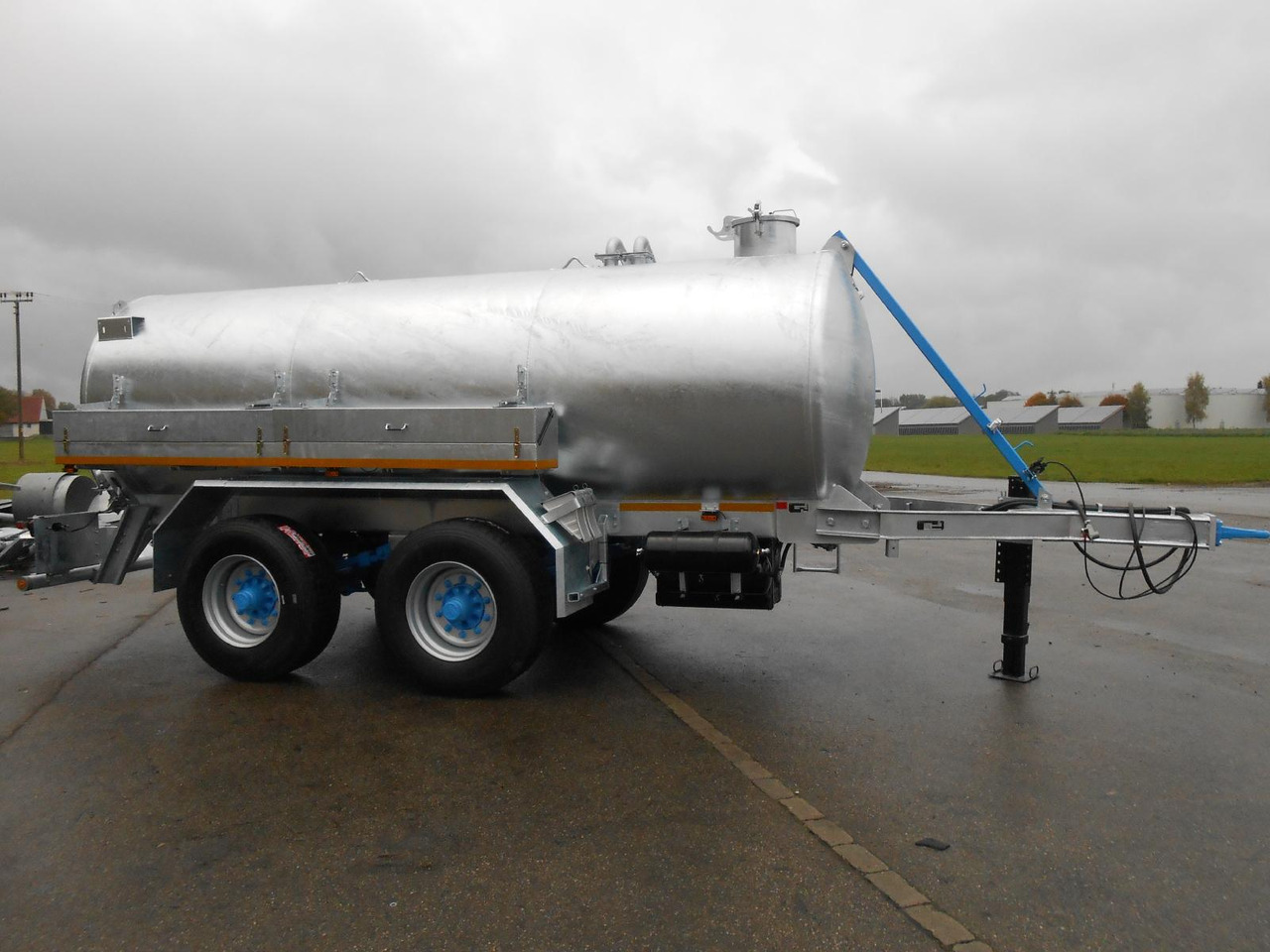 M-Vac 12000l / Wasserfass M-Vac 12000l (12m³) Wasserfass / Wassertank mit 80 km/h Zulassung - Säiliöperävaunu: kuva M-Vac 12000l / Wasserfass M-Vac 12000l (12m³) Wasserfass / Wassertank mit 80 km/h Zulassung - Säiliöperävaunu M-Vac 12000l / Wasserfass M-Vac 12000l (12m³) Wasserfass / Wassertank mit 80 km/h Zulassung - Säiliöperävaunu: kuva M-Vac 12000l / Wasserfass M-Vac 12000l (12m³) Wasserfass / Wassertank mit 80 km/h Zulassung - Säiliöperävaunu