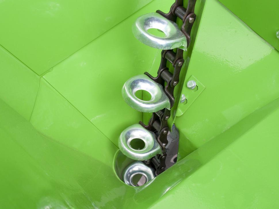 Bomet Kartoffelpflanzmaschine / Potato planter / Planteuse de pomme de terre / Piantapatate / Sadzarka ziemniaków - Perunanistutuskone: kuva Bomet Kartoffelpflanzmaschine / Potato planter / Planteuse de pomme de terre / Piantapatate / Sadzarka ziemniaków - Perunanistutuskone Bomet Kartoffelpflanzmaschine / Potato planter / Planteuse de pomme de terre / Piantapatate / Sadzarka ziemniaków - Perunanistutuskone: kuva Bomet Kartoffelpflanzmaschine / Potato planter / Planteuse de pomme de terre / Piantapatate / Sadzarka ziemniaków - Perunanistutuskone