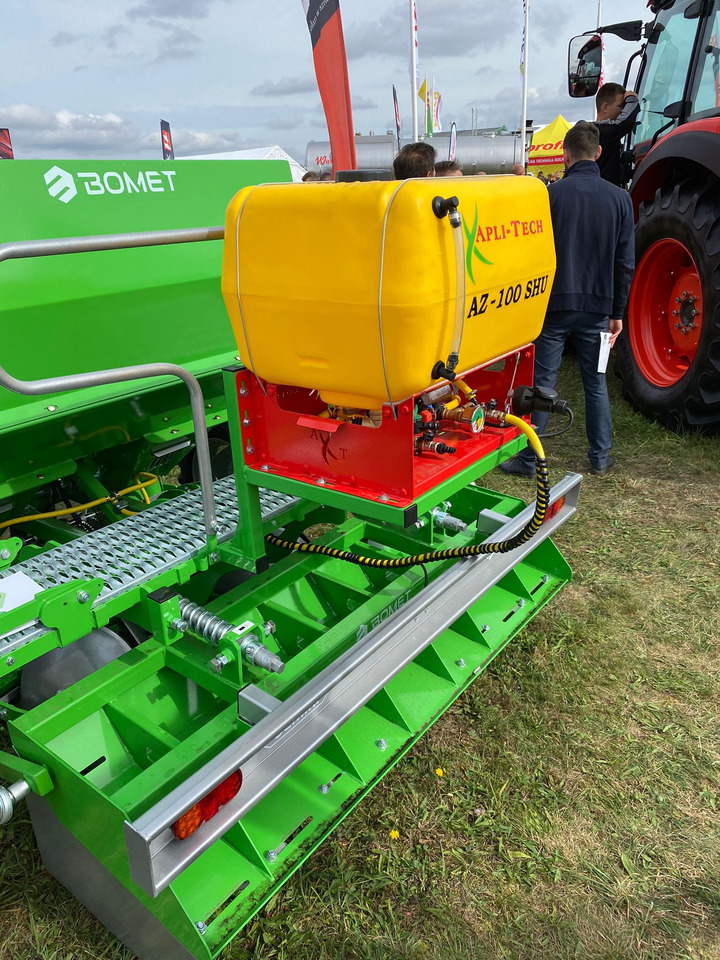 Bomet Kartoffelpflanzmaschine / Potato planter / Planteuse de pomme de terre / Piantapatate / Sadzarka ziemniaków - Perunanistutuskone: kuva Bomet Kartoffelpflanzmaschine / Potato planter / Planteuse de pomme de terre / Piantapatate / Sadzarka ziemniaków - Perunanistutuskone Bomet Kartoffelpflanzmaschine / Potato planter / Planteuse de pomme de terre / Piantapatate / Sadzarka ziemniaków - Perunanistutuskone: kuva Bomet Kartoffelpflanzmaschine / Potato planter / Planteuse de pomme de terre / Piantapatate / Sadzarka ziemniaków - Perunanistutuskone