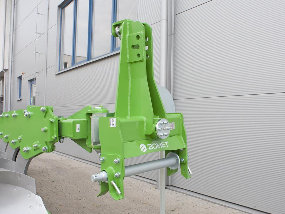 Bomet Pflüge / Single-beam plow / Charrue mono-poutre / Aratro / Плуг / Pług jednobelkowy Libra 3+1 - Aura: kuva Bomet Pflüge / Single-beam plow / Charrue mono-poutre / Aratro / Плуг / Pług jednobelkowy Libra 3+1 - Aura Bomet Pflüge / Single-beam plow / Charrue mono-poutre / Aratro / Плуг / Pług jednobelkowy Libra 3+1 - Aura: kuva Bomet Pflüge / Single-beam plow / Charrue mono-poutre / Aratro / Плуг / Pług jednobelkowy Libra 3+1 - Aura