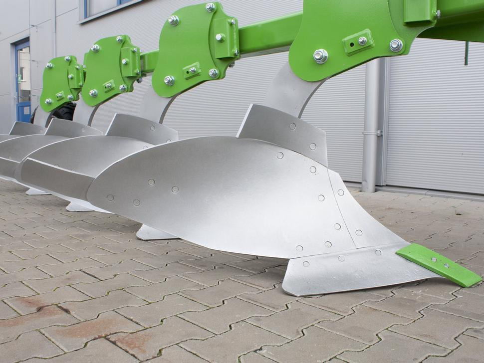 Bomet Pflüge / Single-beam plow / Charrue mono-poutre / Aratro / Плуг / Pług jednobelkowy Libra 3+1 - Aura: kuva Bomet Pflüge / Single-beam plow / Charrue mono-poutre / Aratro / Плуг / Pług jednobelkowy Libra 3+1 - Aura Bomet Pflüge / Single-beam plow / Charrue mono-poutre / Aratro / Плуг / Pług jednobelkowy Libra 3+1 - Aura: kuva Bomet Pflüge / Single-beam plow / Charrue mono-poutre / Aratro / Плуг / Pług jednobelkowy Libra 3+1 - Aura