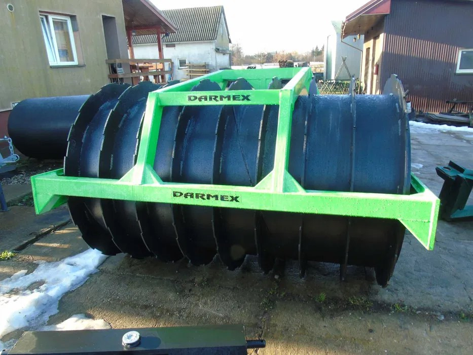 Darmex Silowalze / Silage compaction roller / Rouleau de l’ensilage / Rullo /Rodillo / Wał do gniecenia pryzm 2,2 m - Jyrä - maanviljely: kuva Darmex Silowalze / Silage compaction roller / Rouleau de l’ensilage / Rullo /Rodillo / Wał do gniecenia pryzm 2,2 m - Jyrä - maanviljely Darmex Silowalze / Silage compaction roller / Rouleau de l’ensilage / Rullo /Rodillo / Wał do gniecenia pryzm 2,2 m - Jyrä - maanviljely: kuva Darmex Silowalze / Silage compaction roller / Rouleau de l’ensilage / Rullo /Rodillo / Wał do gniecenia pryzm 2,2 m - Jyrä - maanviljely