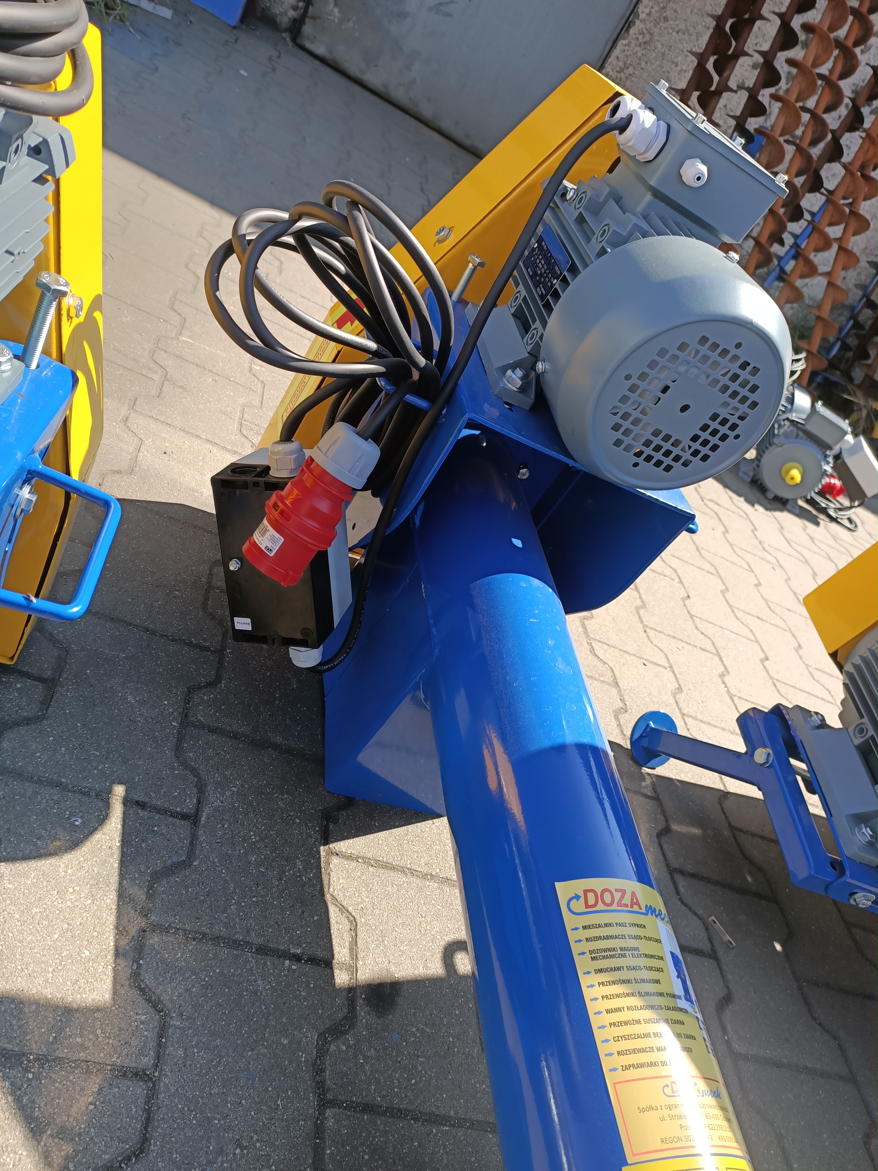 Dozamech Förderschnecke / Screw conveyor / Convoyeur a vis / Transportador de tornillo / Trasportatore a coclea / Шнековый конвейер / Przenośnik ślimakowy T-403 - Kuljetin: kuva Dozamech Förderschnecke / Screw conveyor / Convoyeur a vis / Transportador de tornillo / Trasportatore a coclea / Шнековый конвейер / Przenośnik ślimakowy T-403 - Kuljetin Dozamech Förderschnecke / Screw conveyor / Convoyeur a vis / Transportador de tornillo / Trasportatore a coclea / Шнековый конвейер / Przenośnik ślimakowy T-403 - Kuljetin: kuva Dozamech Förderschnecke / Screw conveyor / Convoyeur a vis / Transportador de tornillo / Trasportatore a coclea / Шнековый конвейер / Przenośnik ślimakowy T-403 - Kuljetin