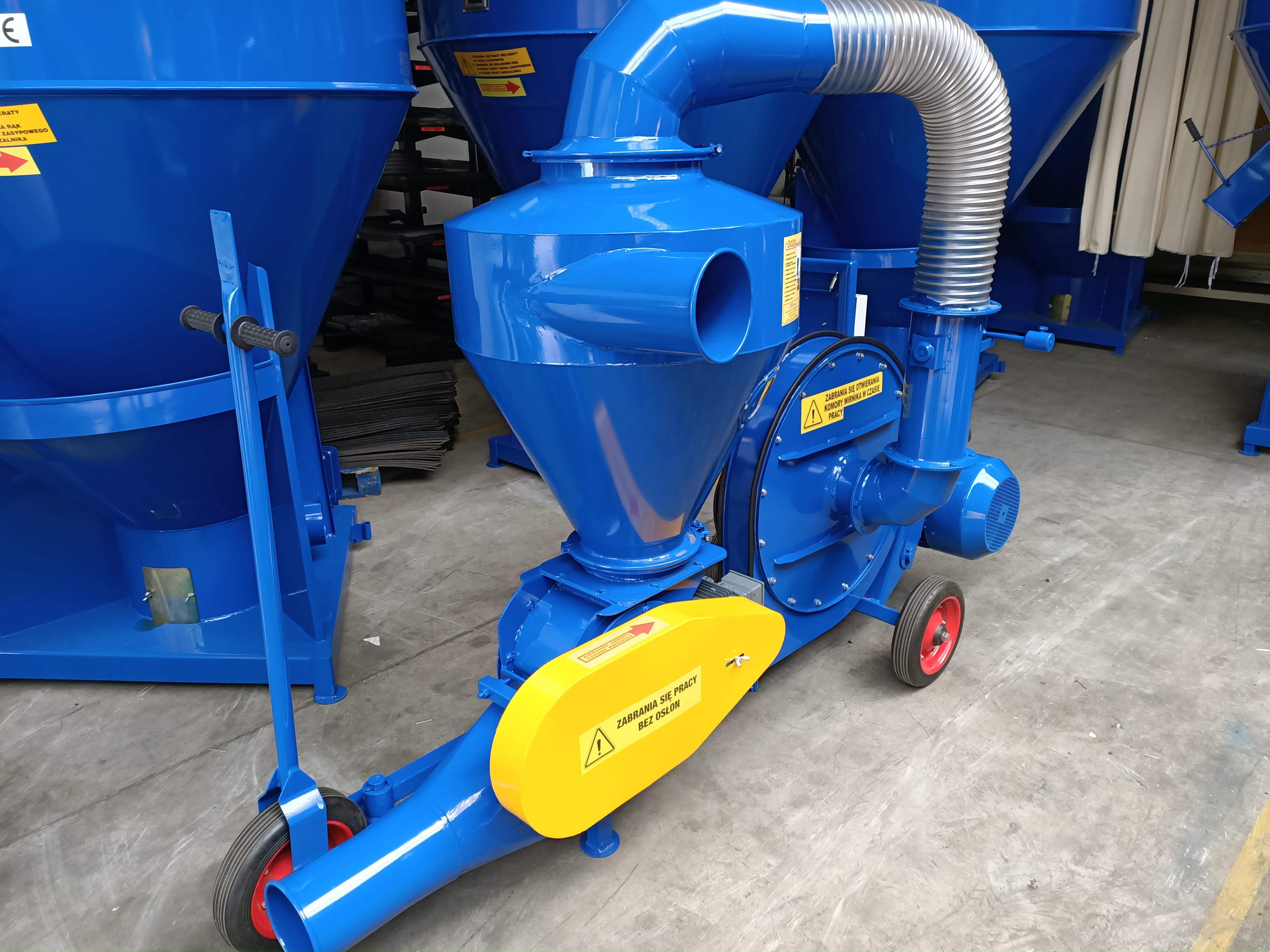 Dozamech Saug-Druckgebläse / Suction and pressure blower / Suceuse à grains / Trasportatore / Пневматический вдуватель / Dmuchawa ssąco-tłocząca T-420 - Kuljetin: kuva Dozamech Saug-Druckgebläse / Suction and pressure blower / Suceuse à grains / Trasportatore / Пневматический вдуватель / Dmuchawa ssąco-tłocząca T-420 - Kuljetin Dozamech Saug-Druckgebläse / Suction and pressure blower / Suceuse à grains / Trasportatore / Пневматический вдуватель / Dmuchawa ssąco-tłocząca T-420 - Kuljetin: kuva Dozamech Saug-Druckgebläse / Suction and pressure blower / Suceuse à grains / Trasportatore / Пневматический вдуватель / Dmuchawa ssąco-tłocząca T-420 - Kuljetin