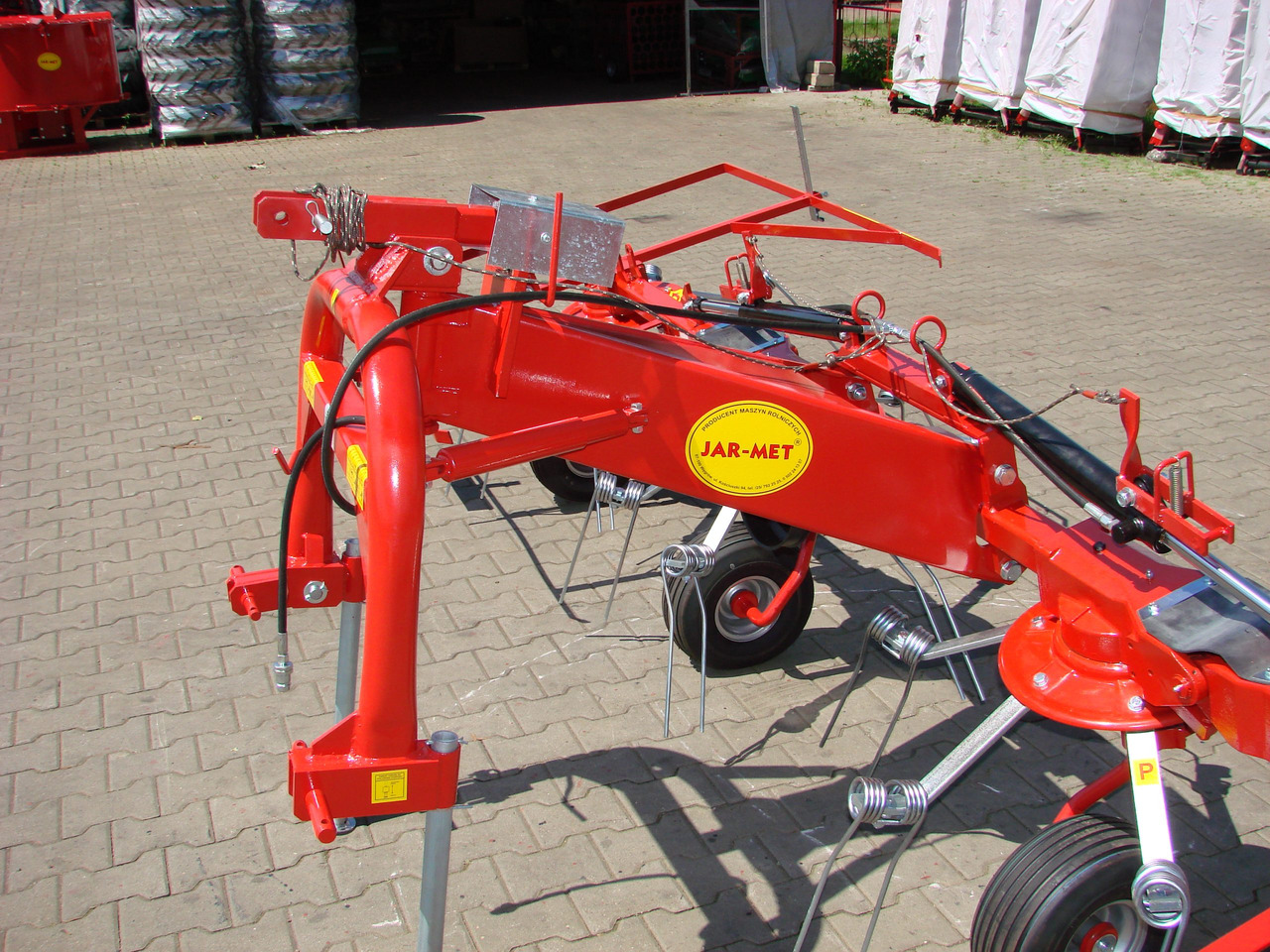 JAR-MET Schwader / Tedder / Faneuse / Przetrząsacz 5,2 m - Pöyhin: kuva JAR-MET Schwader / Tedder / Faneuse / Przetrząsacz 5,2 m - Pöyhin JAR-MET Schwader / Tedder / Faneuse / Przetrząsacz 5,2 m - Pöyhin: kuva JAR-MET Schwader / Tedder / Faneuse / Przetrząsacz 5,2 m - Pöyhin