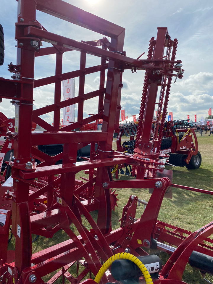 Lupus 7-Felder schwere Zinkenegge / Tine harrow / Herse à dents / Grada de púas de 5 campos / Erpice / 7-польная зубовая борона / Brona zębowa 7 m - Äes: kuva Lupus 7-Felder schwere Zinkenegge / Tine harrow / Herse à dents / Grada de púas de 5 campos / Erpice / 7-польная зубовая борона / Brona zębowa 7 m - Äes Lupus 7-Felder schwere Zinkenegge / Tine harrow / Herse à dents / Grada de púas de 5 campos / Erpice / 7-польная зубовая борона / Brona zębowa 7 m - Äes: kuva Lupus 7-Felder schwere Zinkenegge / Tine harrow / Herse à dents / Grada de púas de 5 campos / Erpice / 7-польная зубовая борона / Brona zębowa 7 m - Äes