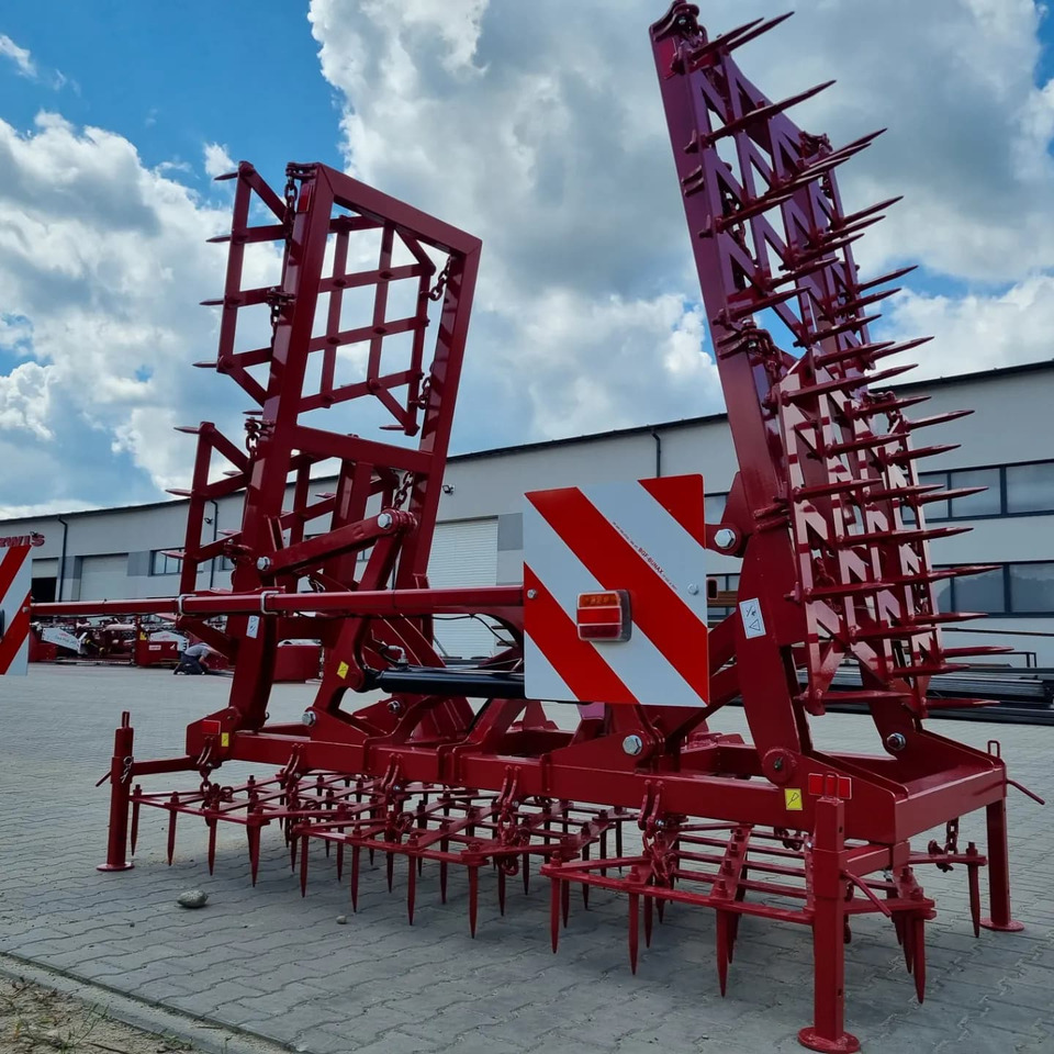 Uusi Äes Lupus 7-Felder schwere Zinkenegge / Tine harrow / Herse à dents / Grada de púas de 5 campos / Erpice / 7-польная зубовая борона / Brona zębowa 7 m: kuva Uusi Äes Lupus 7-Felder schwere Zinkenegge / Tine harrow / Herse à dents / Grada de púas de 5 campos / Erpice / 7-польная зубовая борона / Brona zębowa 7 m Uusi Äes Lupus 7-Felder schwere Zinkenegge / Tine harrow / Herse à dents / Grada de púas de 5 campos / Erpice / 7-польная зубовая борона / Brona zębowa 7 m: kuva Uusi Äes Lupus 7-Felder schwere Zinkenegge / Tine harrow / Herse à dents / Grada de púas de 5 campos / Erpice / 7-польная зубовая борона / Brona zębowa 7 m