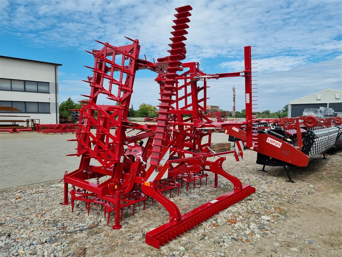 Uusi Äes Lupus 7-Felder schwere Zinkenegge / Tine harrow / Herse à dents / Grada de púas de 5 campos / Erpice / 7-польная зубовая борона / Brona zębowa 7 m: kuva Uusi Äes Lupus 7-Felder schwere Zinkenegge / Tine harrow / Herse à dents / Grada de púas de 5 campos / Erpice / 7-польная зубовая борона / Brona zębowa 7 m Uusi Äes Lupus 7-Felder schwere Zinkenegge / Tine harrow / Herse à dents / Grada de púas de 5 campos / Erpice / 7-польная зубовая борона / Brona zębowa 7 m: kuva Uusi Äes Lupus 7-Felder schwere Zinkenegge / Tine harrow / Herse à dents / Grada de púas de 5 campos / Erpice / 7-польная зубовая борона / Brona zębowa 7 m