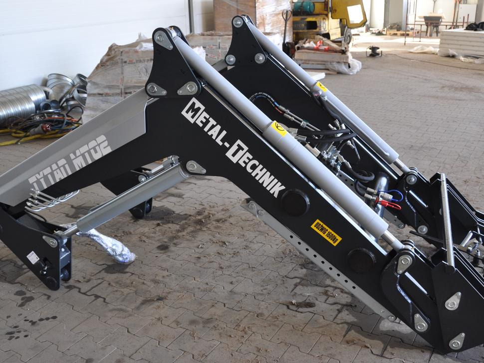 METAL-TECHNIK Frontlader / Front loader / Chargeur frontal / Caricatore frontale / Cargador fronta / Фронтальный погрузчик / Ładowacz czołowy Tytan MT-02 - Traktori - etukuormain - Lisälaitteet: kuva METAL-TECHNIK Frontlader / Front loader / Chargeur frontal / Caricatore frontale / Cargador fronta / Фронтальный погрузчик / Ładowacz czołowy Tytan MT-02 - Traktori - etukuormain - Lisälaitteet METAL-TECHNIK Frontlader / Front loader / Chargeur frontal / Caricatore frontale / Cargador fronta / Фронтальный погрузчик / Ładowacz czołowy Tytan MT-02 - Traktori - etukuormain - Lisälaitteet: kuva METAL-TECHNIK Frontlader / Front loader / Chargeur frontal / Caricatore frontale / Cargador fronta / Фронтальный погрузчик / Ładowacz czołowy Tytan MT-02 - Traktori - etukuormain - Lisälaitteet