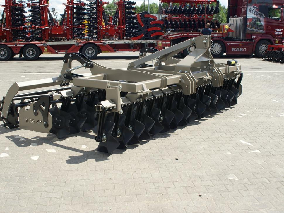 ROLEX Scheibenegge / Cross-Cutter harrow / Dechaumeur cross-cutter / Cross Cutter erpice / Борона с поперечным катком жёсткий/ Brona cross cutter sztywna 4 m - Lautasäes: kuva ROLEX Scheibenegge / Cross-Cutter harrow / Dechaumeur cross-cutter / Cross Cutter erpice / Борона с поперечным катком жёсткий/ Brona cross cutter sztywna 4 m - Lautasäes ROLEX Scheibenegge / Cross-Cutter harrow / Dechaumeur cross-cutter / Cross Cutter erpice / Борона с поперечным катком жёсткий/ Brona cross cutter sztywna 4 m - Lautasäes: kuva ROLEX Scheibenegge / Cross-Cutter harrow / Dechaumeur cross-cutter / Cross Cutter erpice / Борона с поперечным катком жёсткий/ Brona cross cutter sztywna 4 m - Lautasäes