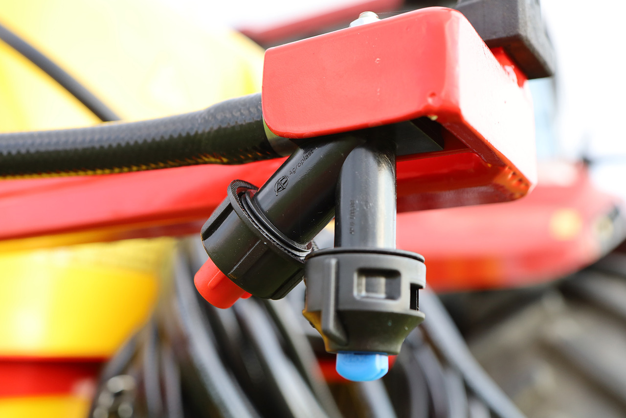 Uusi Nostolaitekiinnitteinen kasvinsuojeluruisku WOPROL Feldspritze / Sprayer / Pulvérisateur / Opryskiwacz 600 L: kuva Uusi Nostolaitekiinnitteinen kasvinsuojeluruisku WOPROL Feldspritze / Sprayer / Pulvérisateur / Opryskiwacz 600 L