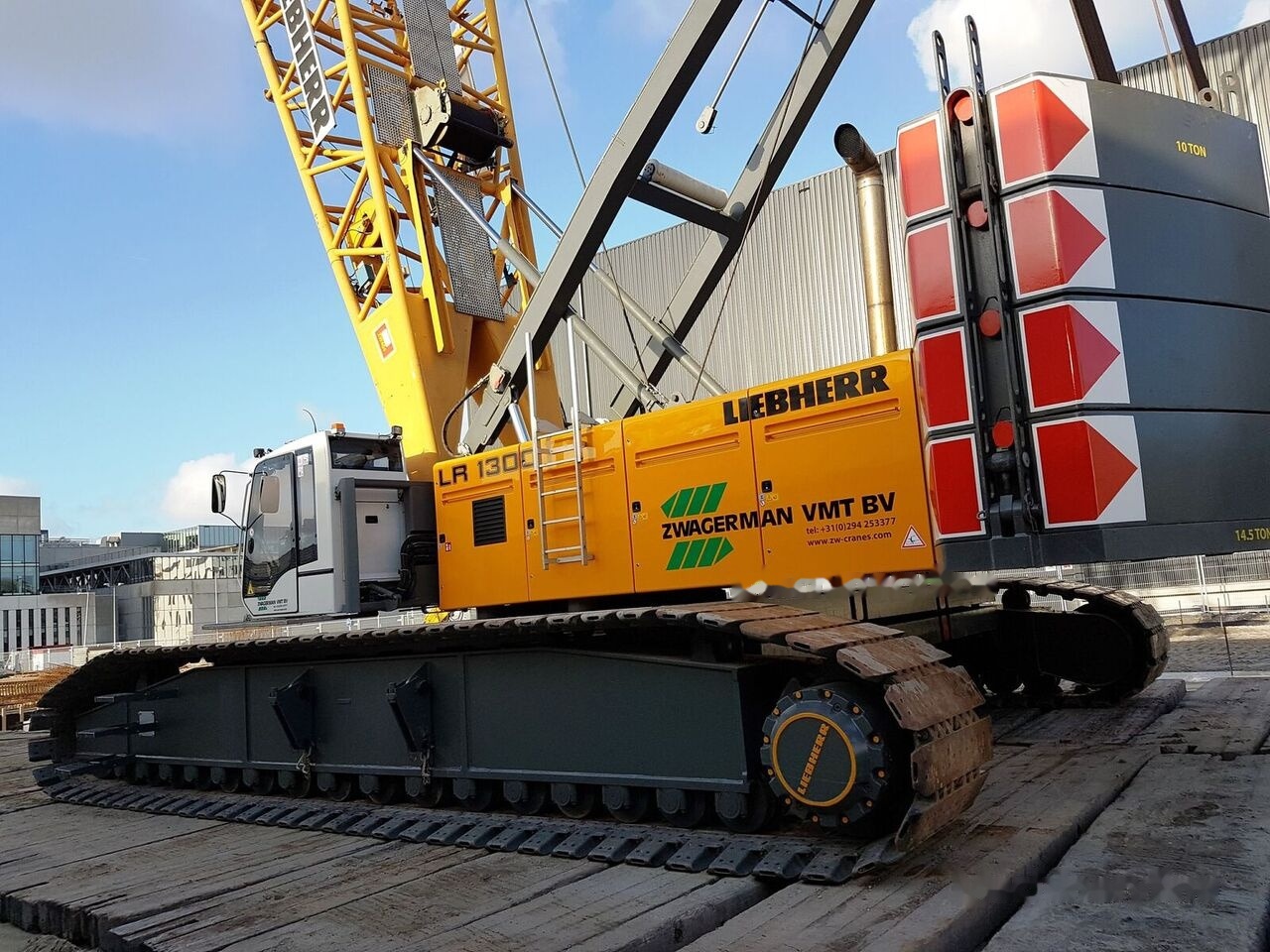 Liebherr LR 1300 - Telaketjunosturi: kuva Liebherr LR 1300 - Telaketjunosturi Liebherr LR 1300 - Telaketjunosturi: kuva Liebherr LR 1300 - Telaketjunosturi