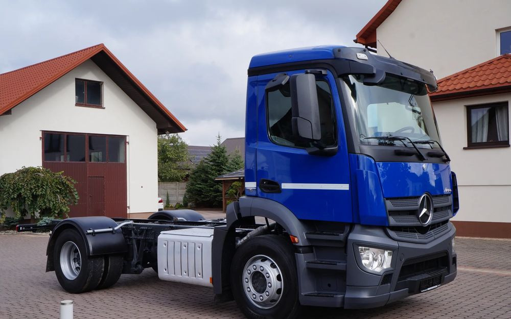 Mercedes-Benz ANTOS 1824 ACTROS EURO 6 RAMA DO ZABUDOWY ROZSTAW OSI 3.80M ANTOS 1830 1827 - Kuorma-auto alusta: kuva Mercedes-Benz ANTOS 1824 ACTROS EURO 6 RAMA DO ZABUDOWY ROZSTAW OSI 3.80M ANTOS 1830 1827 - Kuorma-auto alusta Mercedes-Benz ANTOS 1824 ACTROS EURO 6 RAMA DO ZABUDOWY ROZSTAW OSI 3.80M ANTOS 1830 1827 - Kuorma-auto alusta: kuva Mercedes-Benz ANTOS 1824 ACTROS EURO 6 RAMA DO ZABUDOWY ROZSTAW OSI 3.80M ANTOS 1830 1827 - Kuorma-auto alusta