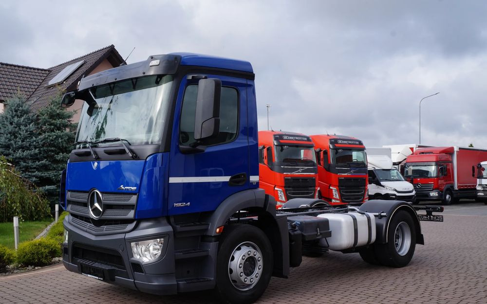 Mercedes-Benz ANTOS 1824 ACTROS EURO 6 RAMA DO ZABUDOWY ROZSTAW OSI 3.80M ANTOS 1830 1827 - Kuorma-auto alusta: kuva Mercedes-Benz ANTOS 1824 ACTROS EURO 6 RAMA DO ZABUDOWY ROZSTAW OSI 3.80M ANTOS 1830 1827 - Kuorma-auto alusta Mercedes-Benz ANTOS 1824 ACTROS EURO 6 RAMA DO ZABUDOWY ROZSTAW OSI 3.80M ANTOS 1830 1827 - Kuorma-auto alusta: kuva Mercedes-Benz ANTOS 1824 ACTROS EURO 6 RAMA DO ZABUDOWY ROZSTAW OSI 3.80M ANTOS 1830 1827 - Kuorma-auto alusta