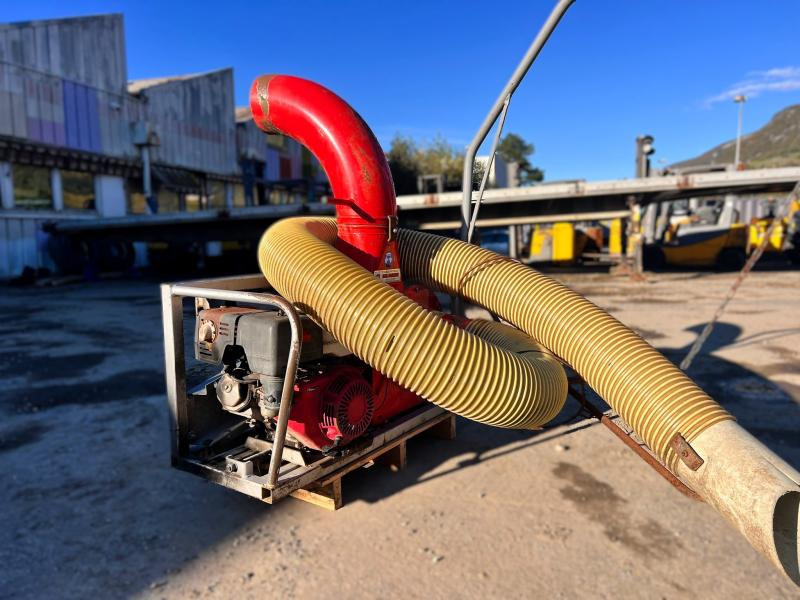 ASPIRATEUR A FEUILLE MOTORISÉ SUR BERCE (NET TVA) - Teollisuusimuri: kuva ASPIRATEUR A FEUILLE MOTORISÉ SUR BERCE (NET TVA) - Teollisuusimuri ASPIRATEUR A FEUILLE MOTORISÉ SUR BERCE (NET TVA) - Teollisuusimuri: kuva ASPIRATEUR A FEUILLE MOTORISÉ SUR BERCE (NET TVA) - Teollisuusimuri