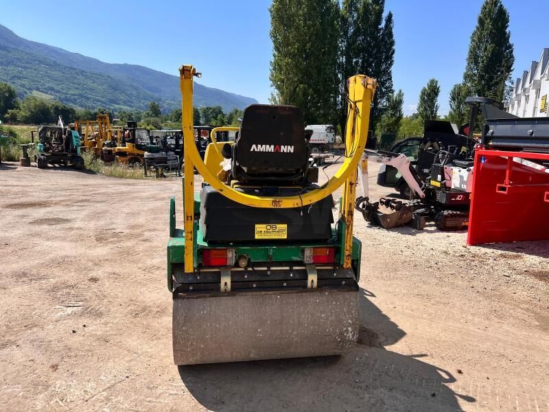 Ammann AV26-2 COMPACTEUR ROULEAU TANDEM VIBRANT ARTICULÉ - Tiejyrä: kuva Ammann AV26-2 COMPACTEUR ROULEAU TANDEM VIBRANT ARTICULÉ - Tiejyrä Ammann AV26-2 COMPACTEUR ROULEAU TANDEM VIBRANT ARTICULÉ - Tiejyrä: kuva Ammann AV26-2 COMPACTEUR ROULEAU TANDEM VIBRANT ARTICULÉ - Tiejyrä