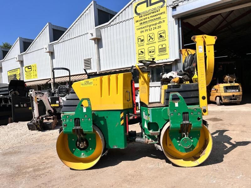 Ammann AV26-2 COMPACTEUR ROULEAU TANDEM VIBRANT ARTICULÉ - Tiejyrä: kuva Ammann AV26-2 COMPACTEUR ROULEAU TANDEM VIBRANT ARTICULÉ - Tiejyrä Ammann AV26-2 COMPACTEUR ROULEAU TANDEM VIBRANT ARTICULÉ - Tiejyrä: kuva Ammann AV26-2 COMPACTEUR ROULEAU TANDEM VIBRANT ARTICULÉ - Tiejyrä