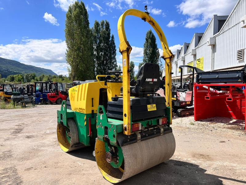 Ammann COMPACTEUR AV26-2 ROULEAU TANDEM VIBRANT ARTICULÉ - Minijyrä: kuva Ammann COMPACTEUR AV26-2 ROULEAU TANDEM VIBRANT ARTICULÉ - Minijyrä Ammann COMPACTEUR AV26-2 ROULEAU TANDEM VIBRANT ARTICULÉ - Minijyrä: kuva Ammann COMPACTEUR AV26-2 ROULEAU TANDEM VIBRANT ARTICULÉ - Minijyrä