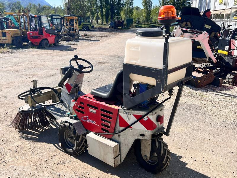 Cochet Balayeuse de désherbage automotrice Gecko (NET DE TVA) - Lakaisukone teollisuuteen: kuva Cochet Balayeuse de désherbage automotrice Gecko (NET DE TVA) - Lakaisukone teollisuuteen Cochet Balayeuse de désherbage automotrice Gecko (NET DE TVA) - Lakaisukone teollisuuteen: kuva Cochet Balayeuse de désherbage automotrice Gecko (NET DE TVA) - Lakaisukone teollisuuteen