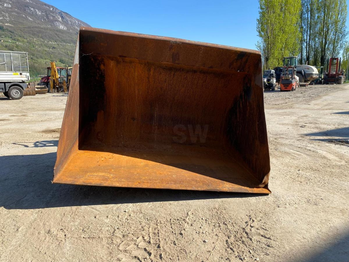 GODET CHARGEUR POUR CHARIOT ELEVATEUR - Kuormaajan kauha: kuva GODET CHARGEUR POUR CHARIOT ELEVATEUR - Kuormaajan kauha GODET CHARGEUR POUR CHARIOT ELEVATEUR - Kuormaajan kauha: kuva GODET CHARGEUR POUR CHARIOT ELEVATEUR - Kuormaajan kauha