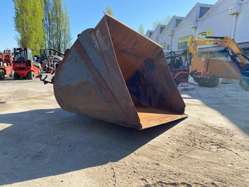 GODET CHARGEUR POUR CHARIOT ELEVATEUR - Kuormaajan kauha: kuva GODET CHARGEUR POUR CHARIOT ELEVATEUR - Kuormaajan kauha GODET CHARGEUR POUR CHARIOT ELEVATEUR - Kuormaajan kauha: kuva GODET CHARGEUR POUR CHARIOT ELEVATEUR - Kuormaajan kauha