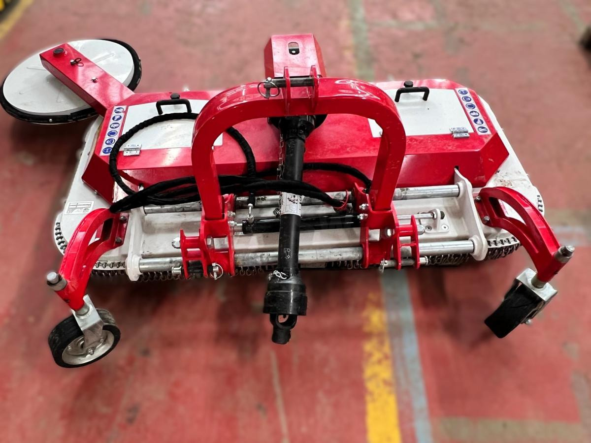 Giemme FMU180 Tondeuse portée attache 3 points pour tracteur - Kesantomurskain: kuva Giemme FMU180 Tondeuse portée attache 3 points pour tracteur - Kesantomurskain Giemme FMU180 Tondeuse portée attache 3 points pour tracteur - Kesantomurskain: kuva Giemme FMU180 Tondeuse portée attache 3 points pour tracteur - Kesantomurskain