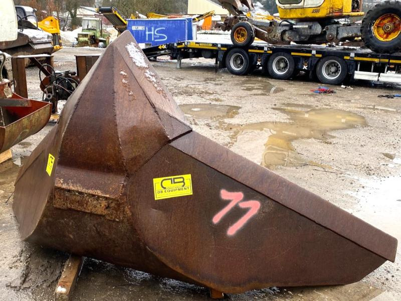 Godet trapèze attache Morin M6 - Kaivinkoneen kauha: kuva Godet trapèze attache Morin M6 - Kaivinkoneen kauha Godet trapèze attache Morin M6 - Kaivinkoneen kauha: kuva Godet trapèze attache Morin M6 - Kaivinkoneen kauha