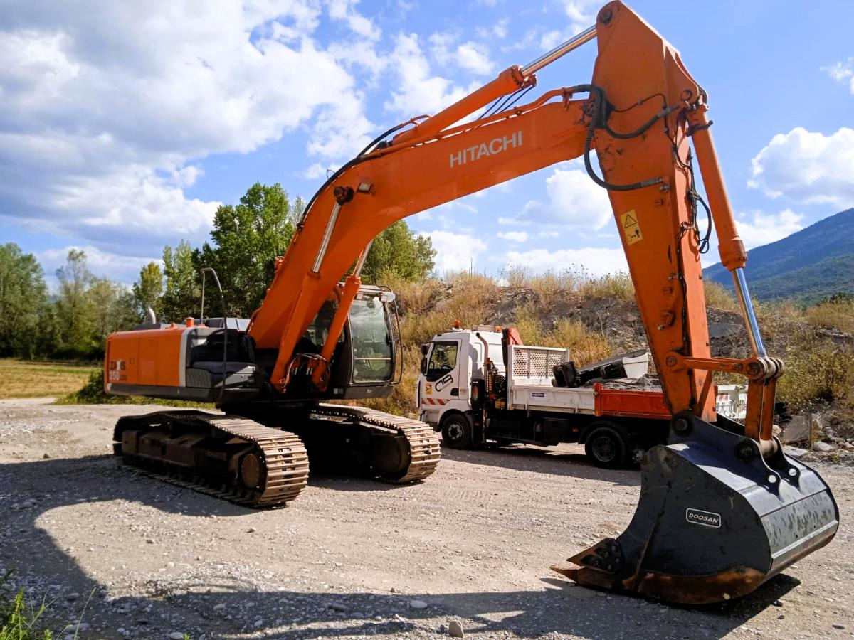 HITACHI PELLE ZX 350 LCN-3 35T - Telakaivukone: kuva HITACHI PELLE ZX 350 LCN-3 35T - Telakaivukone HITACHI PELLE ZX 350 LCN-3 35T - Telakaivukone: kuva HITACHI PELLE ZX 350 LCN-3 35T - Telakaivukone
