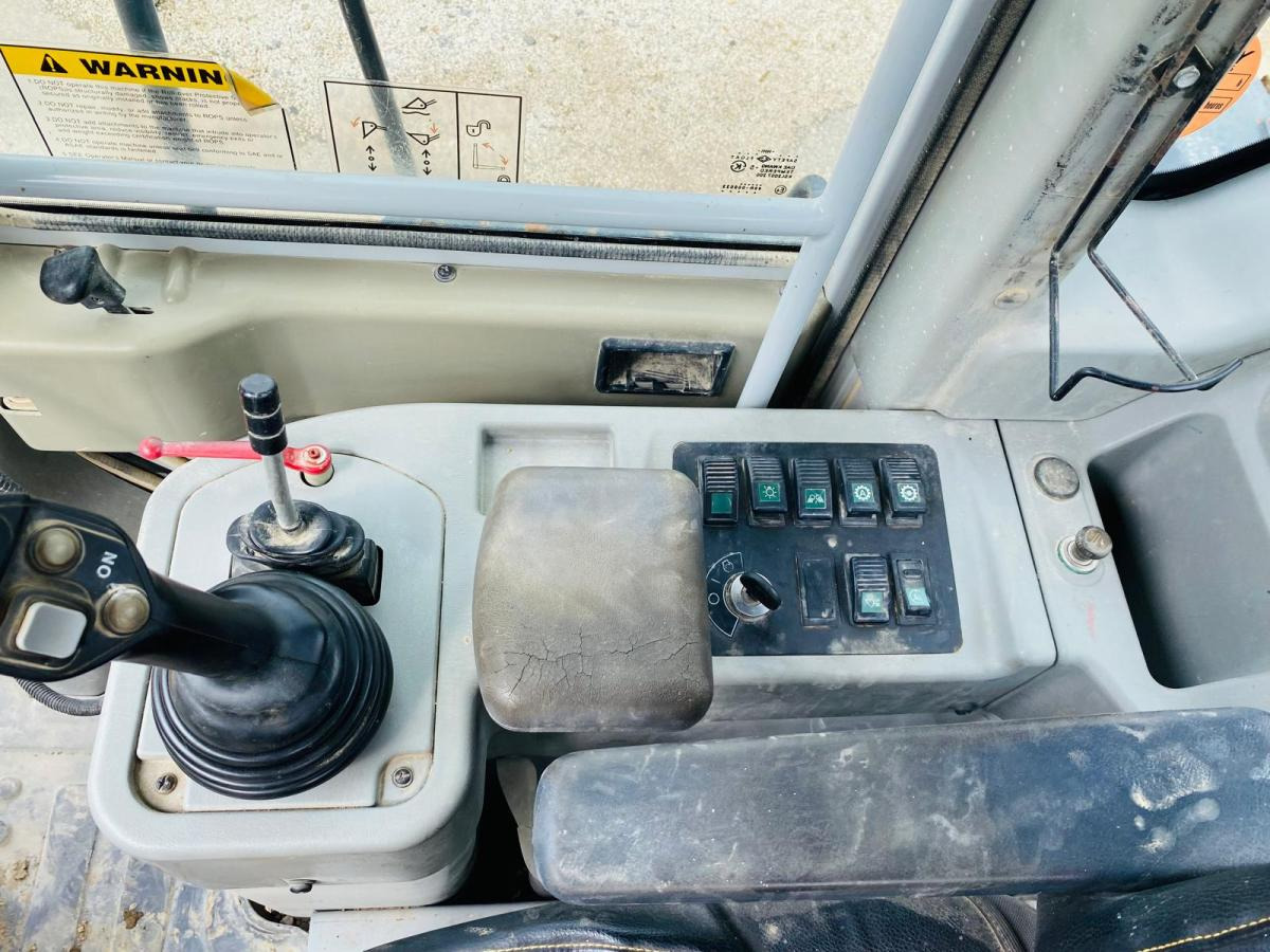 Kaivuri-trukki HYUNDAI Chargeuse articulé HL770-7A 23T: kuva Kaivuri-trukki HYUNDAI Chargeuse articulé HL770-7A 23T Kaivuri-trukki HYUNDAI Chargeuse articulé HL770-7A 23T: kuva Kaivuri-trukki HYUNDAI Chargeuse articulé HL770-7A 23T