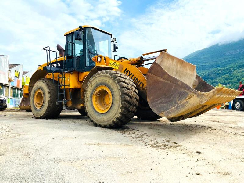 Kaivuri-trukki HYUNDAI Chargeuse articulé HL770-7A 23T: kuva Kaivuri-trukki HYUNDAI Chargeuse articulé HL770-7A 23T Kaivuri-trukki HYUNDAI Chargeuse articulé HL770-7A 23T: kuva Kaivuri-trukki HYUNDAI Chargeuse articulé HL770-7A 23T