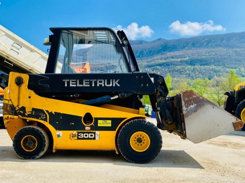 Jcb TLT30D Teletruk - Kurottaja: kuva Jcb TLT30D Teletruk - Kurottaja Jcb TLT30D Teletruk - Kurottaja: kuva Jcb TLT30D Teletruk - Kurottaja
