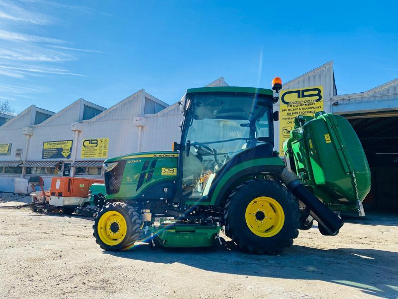 John Deere 2038R avec plateau de coupe et bas de ramassage - Pientraktori: kuva John Deere 2038R avec plateau de coupe et bas de ramassage - Pientraktori John Deere 2038R avec plateau de coupe et bas de ramassage - Pientraktori: kuva John Deere 2038R avec plateau de coupe et bas de ramassage - Pientraktori