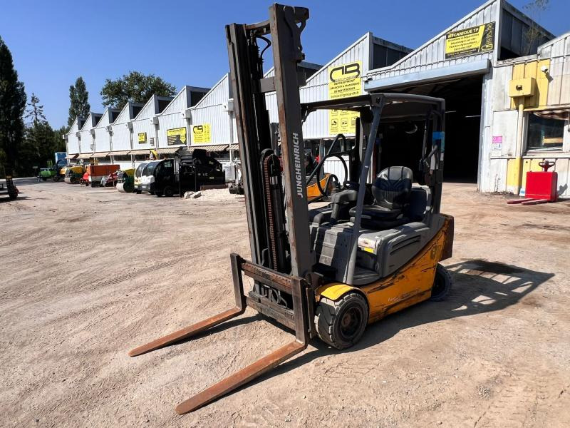 Jungheinrich EFG318 400ZZ Chariot élévateur électrique 1,8T - Sähkötrukki: kuva Jungheinrich EFG318 400ZZ Chariot élévateur électrique 1,8T - Sähkötrukki Jungheinrich EFG318 400ZZ Chariot élévateur électrique 1,8T - Sähkötrukki: kuva Jungheinrich EFG318 400ZZ Chariot élévateur électrique 1,8T - Sähkötrukki