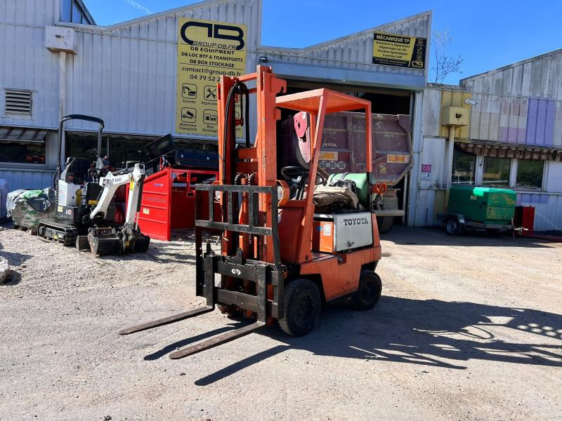 Toyota FN700 Chariot élévateur à gaz 700Kg - Kaasutrukki: kuva Toyota FN700 Chariot élévateur à gaz 700Kg - Kaasutrukki Toyota FN700 Chariot élévateur à gaz 700Kg - Kaasutrukki: kuva Toyota FN700 Chariot élévateur à gaz 700Kg - Kaasutrukki