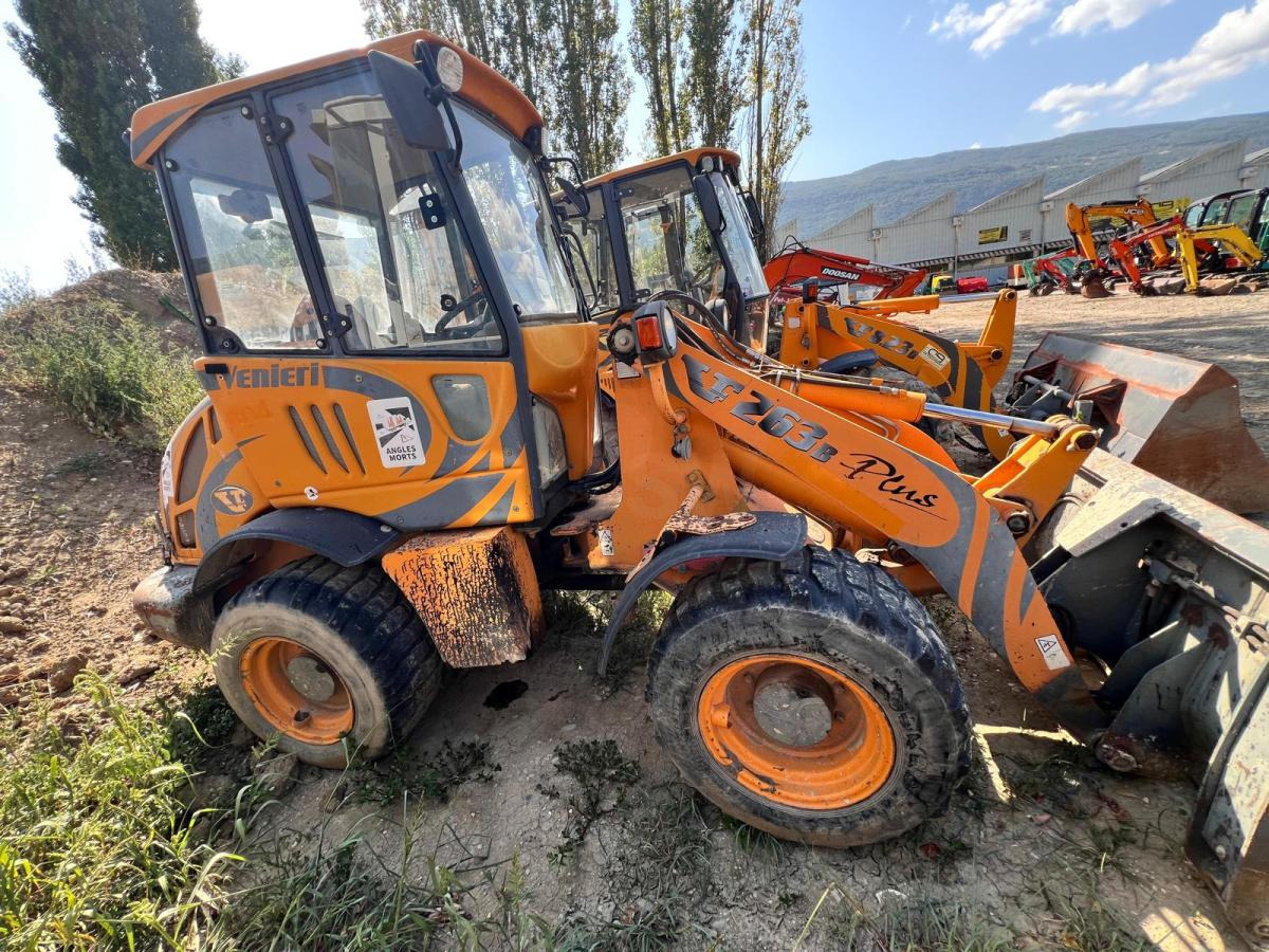 Venieri 263B PLUS CHARGEUSE SUR PNEUS - Pyöräkuormaaja: kuva Venieri 263B PLUS CHARGEUSE SUR PNEUS - Pyöräkuormaaja Venieri 263B PLUS CHARGEUSE SUR PNEUS - Pyöräkuormaaja: kuva Venieri 263B PLUS CHARGEUSE SUR PNEUS - Pyöräkuormaaja