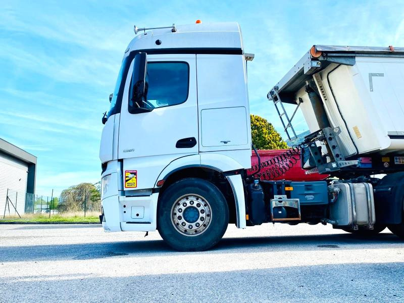 MERCEDES Tracteur routier ACTROS 1851 4X2 avec KIT HYDRAULIQUE - Vetopöytäauto: kuva MERCEDES Tracteur routier ACTROS 1851 4X2 avec KIT HYDRAULIQUE - Vetopöytäauto MERCEDES Tracteur routier ACTROS 1851 4X2 avec KIT HYDRAULIQUE - Vetopöytäauto: kuva MERCEDES Tracteur routier ACTROS 1851 4X2 avec KIT HYDRAULIQUE - Vetopöytäauto