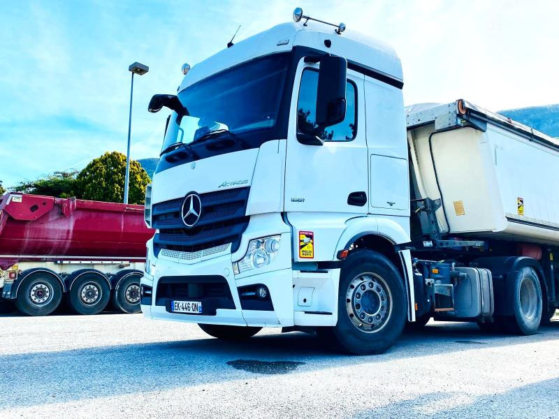 MERCEDES Tracteur routier ACTROS 1851 4X2 avec KIT HYDRAULIQUE - Vetopöytäauto: kuva MERCEDES Tracteur routier ACTROS 1851 4X2 avec KIT HYDRAULIQUE - Vetopöytäauto MERCEDES Tracteur routier ACTROS 1851 4X2 avec KIT HYDRAULIQUE - Vetopöytäauto: kuva MERCEDES Tracteur routier ACTROS 1851 4X2 avec KIT HYDRAULIQUE - Vetopöytäauto