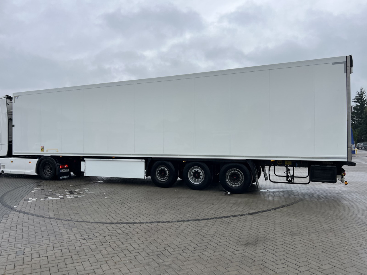 KRONE SDR - Refrigeraattori puoliperävaunu: kuva KRONE SDR - Refrigeraattori puoliperävaunu KRONE SDR - Refrigeraattori puoliperävaunu: kuva KRONE SDR - Refrigeraattori puoliperävaunu