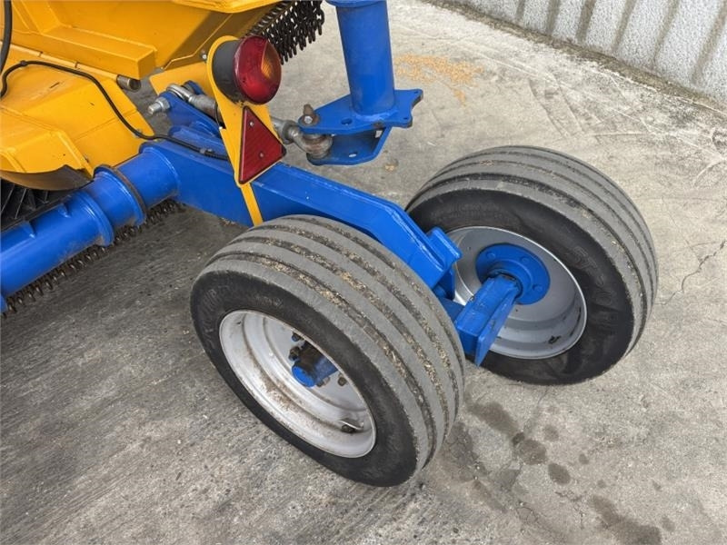 Bomford Triwing 6000 Topper - Kesantomurskain/ Vesakkomurskain: kuva Bomford Triwing 6000 Topper - Kesantomurskain/ Vesakkomurskain Bomford Triwing 6000 Topper - Kesantomurskain/ Vesakkomurskain: kuva Bomford Triwing 6000 Topper - Kesantomurskain/ Vesakkomurskain