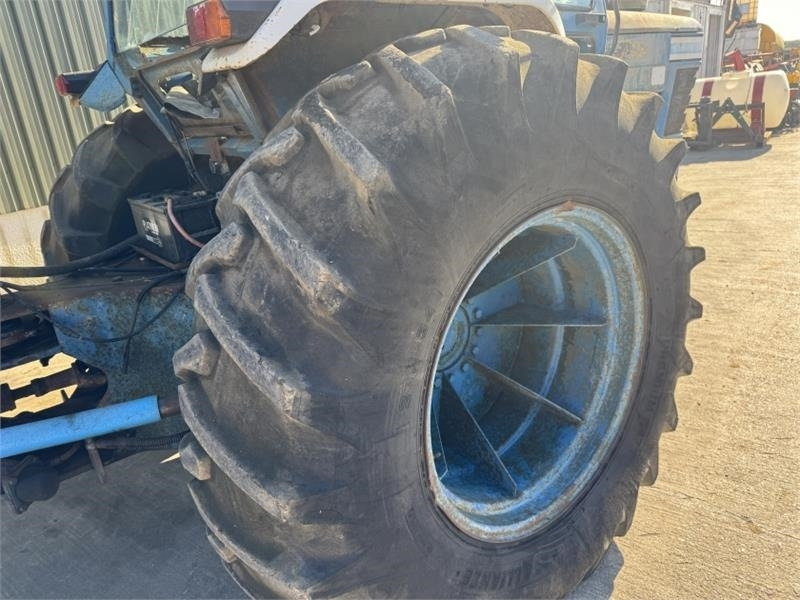 Nivelkippiauto Ford 7710 4wd Gravel Cart: kuva Nivelkippiauto Ford 7710 4wd Gravel Cart Nivelkippiauto Ford 7710 4wd Gravel Cart: kuva Nivelkippiauto Ford 7710 4wd Gravel Cart