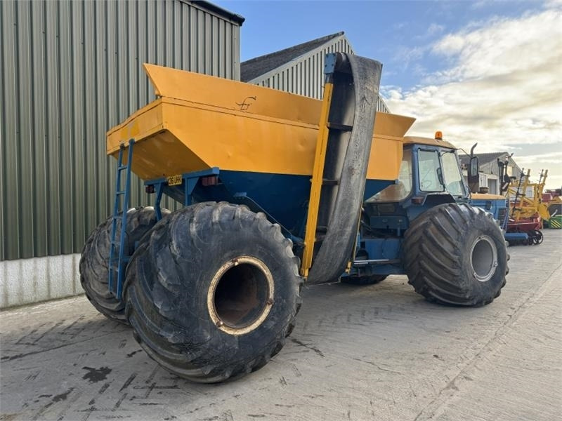 Ford 8210 Self Propelled Gravel Cart  - Traktori: kuva Ford 8210 Self Propelled Gravel Cart  - Traktori Ford 8210 Self Propelled Gravel Cart  - Traktori: kuva Ford 8210 Self Propelled Gravel Cart  - Traktori