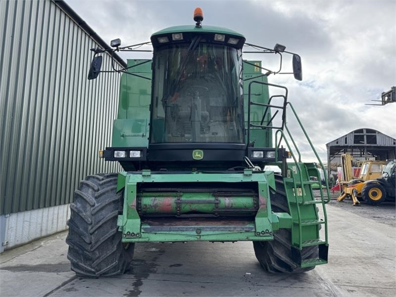 John Deere 1550 WTS c/w 620R Header - Lisävarusteet - sadonkorjuukone: kuva John Deere 1550 WTS c/w 620R Header - Lisävarusteet - sadonkorjuukone John Deere 1550 WTS c/w 620R Header - Lisävarusteet - sadonkorjuukone: kuva John Deere 1550 WTS c/w 620R Header - Lisävarusteet - sadonkorjuukone