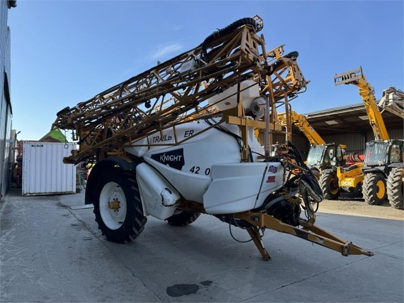 Knight Trailblazer 4200l 36m Trailed Sprayer - Nostolaitekiinnitteinen kasvinsuojeluruisku: kuva Knight Trailblazer 4200l 36m Trailed Sprayer - Nostolaitekiinnitteinen kasvinsuojeluruisku Knight Trailblazer 4200l 36m Trailed Sprayer - Nostolaitekiinnitteinen kasvinsuojeluruisku: kuva Knight Trailblazer 4200l 36m Trailed Sprayer - Nostolaitekiinnitteinen kasvinsuojeluruisku