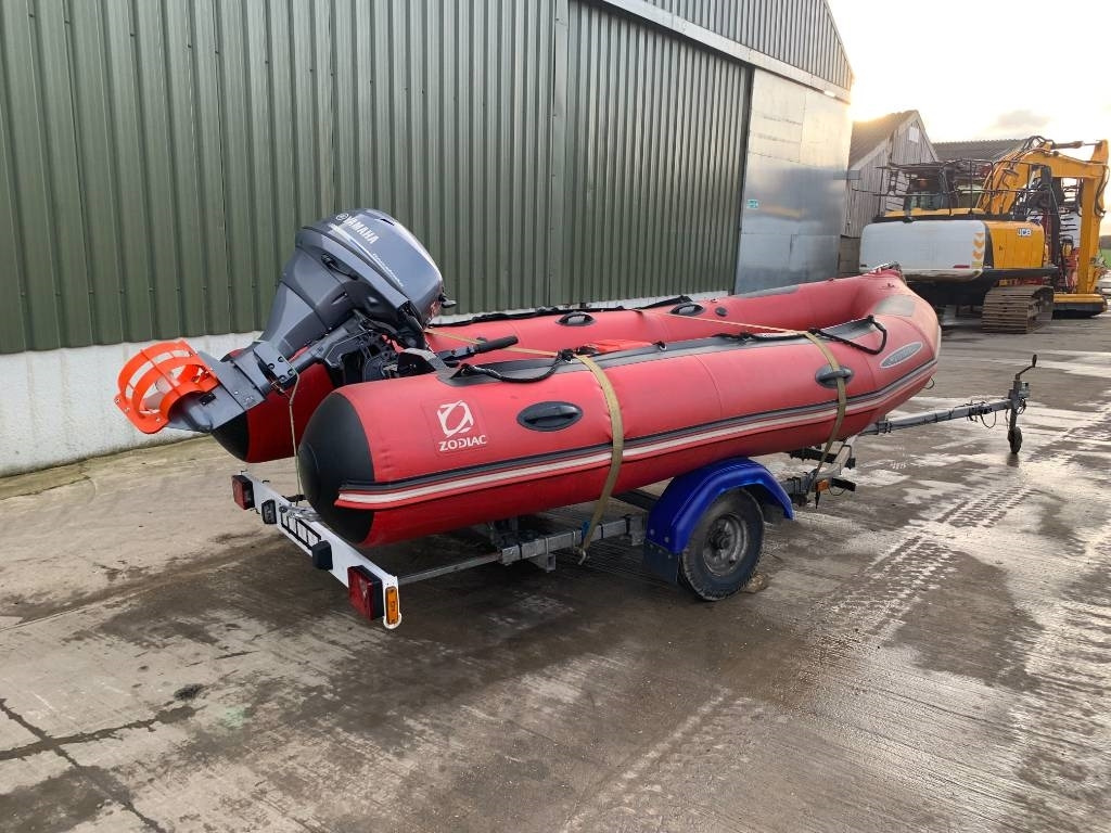 Zodiac Futura MK11 Boat - Muut kone: kuva Zodiac Futura MK11 Boat - Muut kone Zodiac Futura MK11 Boat - Muut kone: kuva Zodiac Futura MK11 Boat - Muut kone