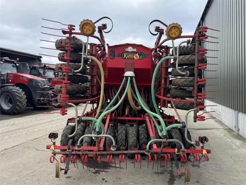 Vaderstad Rapid A600s 6m Seed Drill - Kylvölannoitin: kuva Vaderstad Rapid A600s 6m Seed Drill - Kylvölannoitin Vaderstad Rapid A600s 6m Seed Drill - Kylvölannoitin: kuva Vaderstad Rapid A600s 6m Seed Drill - Kylvölannoitin