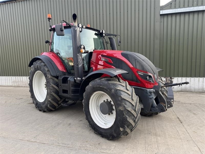 Valtra T194 Versu **50k Transmission** - Traktori: kuva Valtra T194 Versu **50k Transmission** - Traktori Valtra T194 Versu **50k Transmission** - Traktori: kuva Valtra T194 Versu **50k Transmission** - Traktori