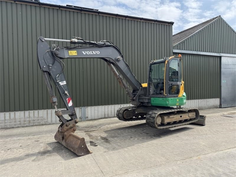 Volvo ECR88D Tracked Digger - Nivelkippiauto: kuva Volvo ECR88D Tracked Digger - Nivelkippiauto Volvo ECR88D Tracked Digger - Nivelkippiauto: kuva Volvo ECR88D Tracked Digger - Nivelkippiauto