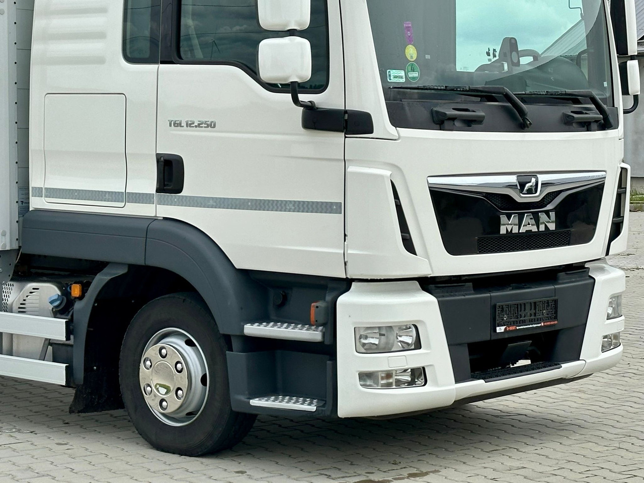 Pressukapelli kuorma-auto MAN TGL 12.250 / FIRANKA / 23 EUROPALETY / 9.5 M DŁUGOŚCI / NISKI PRZEBIEG / SYPIALKA / 2020 ROK: kuva Pressukapelli kuorma-auto MAN TGL 12.250 / FIRANKA / 23 EUROPALETY / 9.5 M DŁUGOŚCI / NISKI PRZEBIEG / SYPIALKA / 2020 ROK