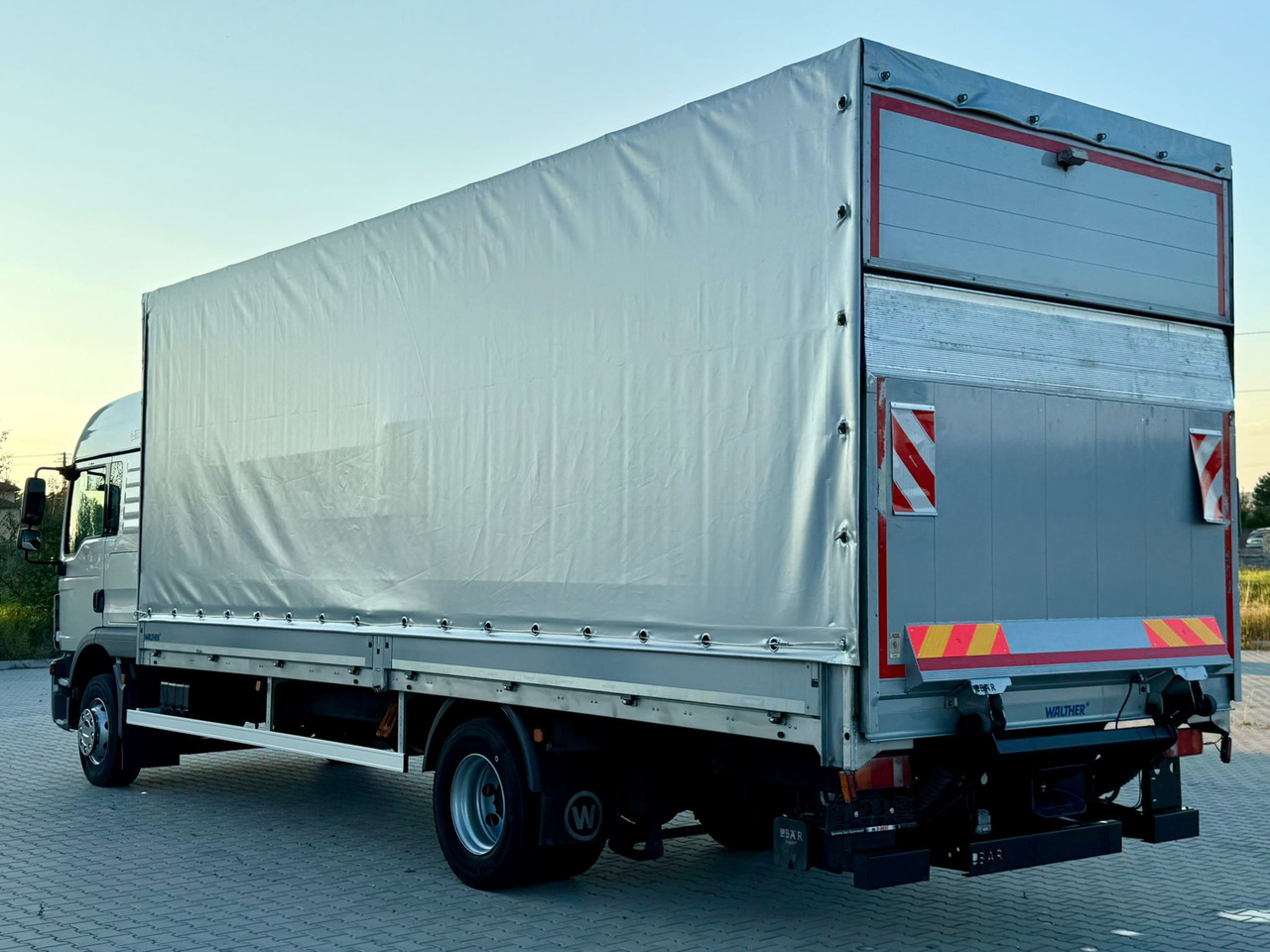 MAN TGM 12.250 / TGL / BURTO - FIRANKA / WINDA / 18 PALET / AUTOMAT - Pressukapelli kuorma-auto: kuva MAN TGM 12.250 / TGL / BURTO - FIRANKA / WINDA / 18 PALET / AUTOMAT - Pressukapelli kuorma-auto MAN TGM 12.250 / TGL / BURTO - FIRANKA / WINDA / 18 PALET / AUTOMAT - Pressukapelli kuorma-auto: kuva MAN TGM 12.250 / TGL / BURTO - FIRANKA / WINDA / 18 PALET / AUTOMAT - Pressukapelli kuorma-auto